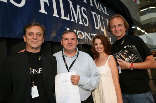L’équipe du film TURNEJA (LA TOURNÉE) qui a reçu le Prix de la FIPRESCI